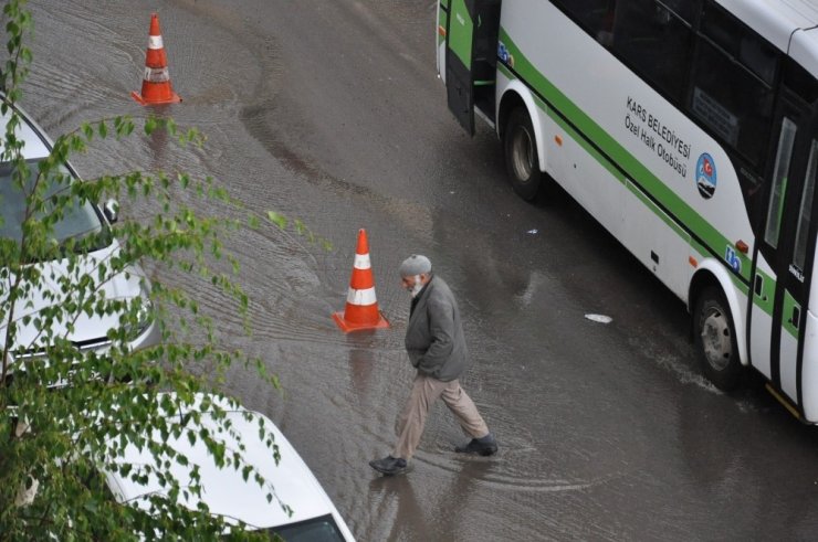 Sağanak Yağış Hayatı Olumsuz Etkiledi