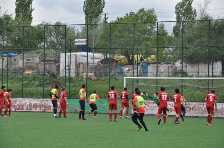 Kars’ta Kurumlararası Futbol Turnuvası Sona Erdi