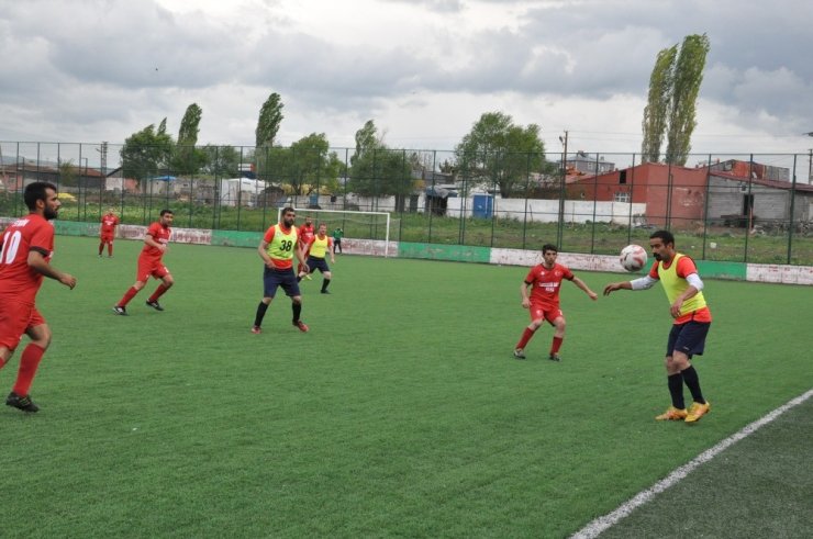 Kars’ta Kurumlararası Futbol Turnuvası Sona Erdi