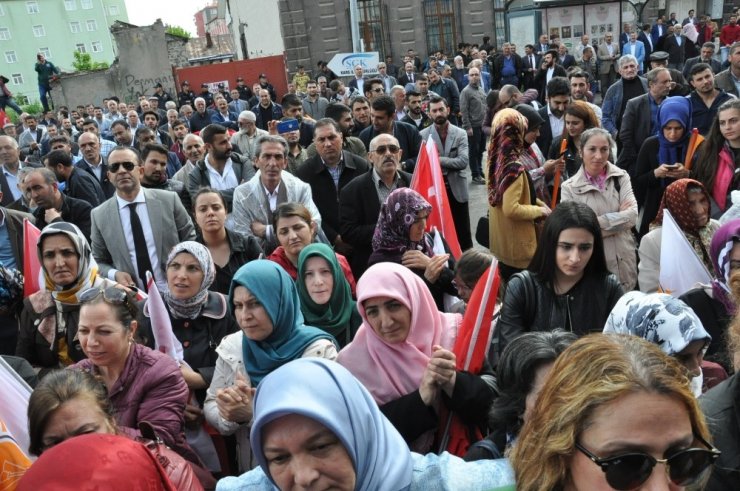 Bakan Arslan: “Meral Akşener Fetö’nün Ağzıyla Cumhurbaşkanını Eleştiriyor”