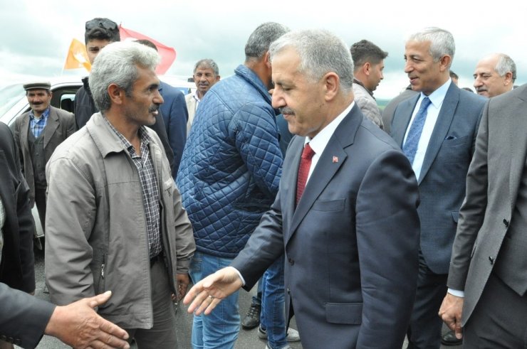 Bakan Ahmet Arslan, Partisinin Arpaçay Ve Akyaka Seçim Koordinasyon Merkezlerinin Açılışını Yaptı