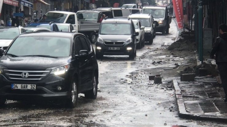 Kars'ta Sağanak Yağış ve Dolu