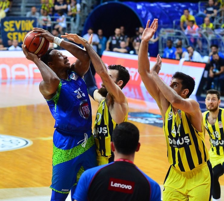 Şampiyon Fenerbahçe Doğuş