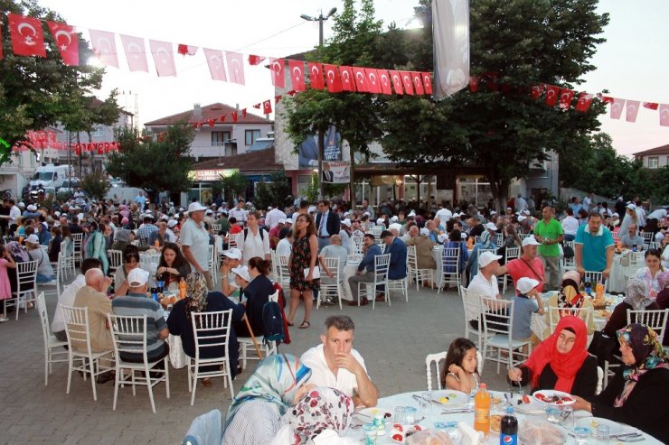 Muharrem İnce, Köyünde İftar Yemeği Verdi