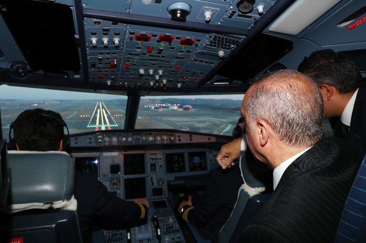 Cumhurbaşkanı Erdoğan’ın Uçağı 3. Havalimanına İndi