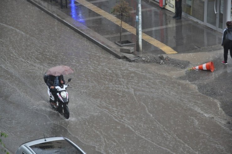 Kars’ta Sağanak Yağmur ve Dolu