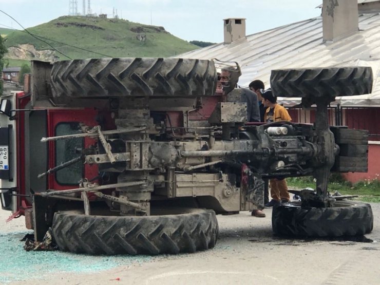 Sarıkamış’ta Trafik Kazası: 3 Yaralı