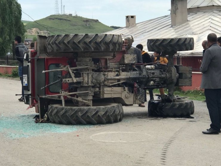 Sarıkamış’ta Trafik Kazası: 3 Yaralı