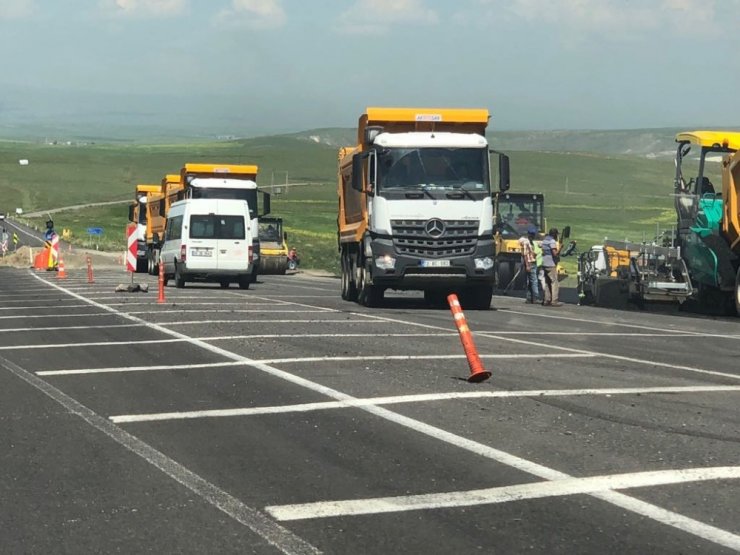 Kars’ta Yol Çalışmaları Devam Ediyor