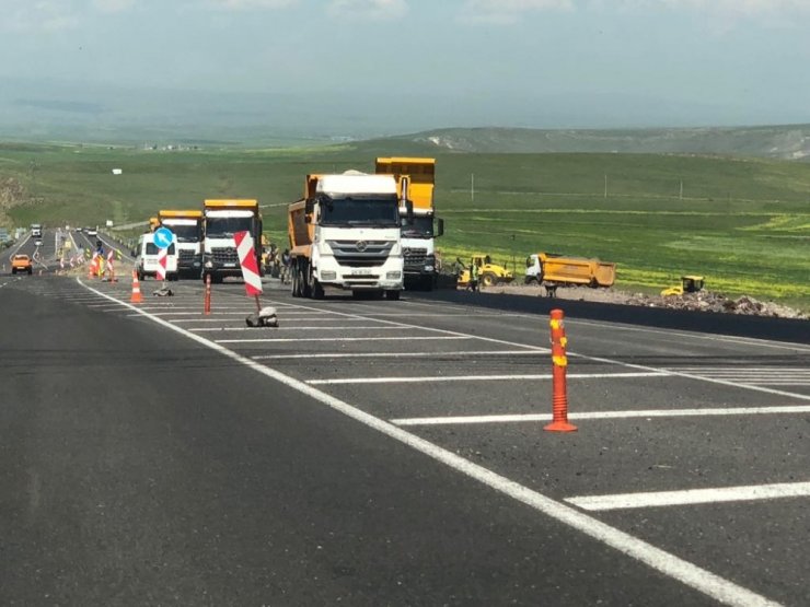 Kars’ta Yol Çalışmaları Devam Ediyor