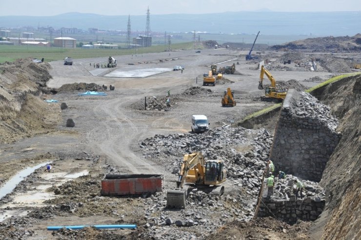 ‘Lojistik Merkezi’nde Çalışmalar Devam Ediyor