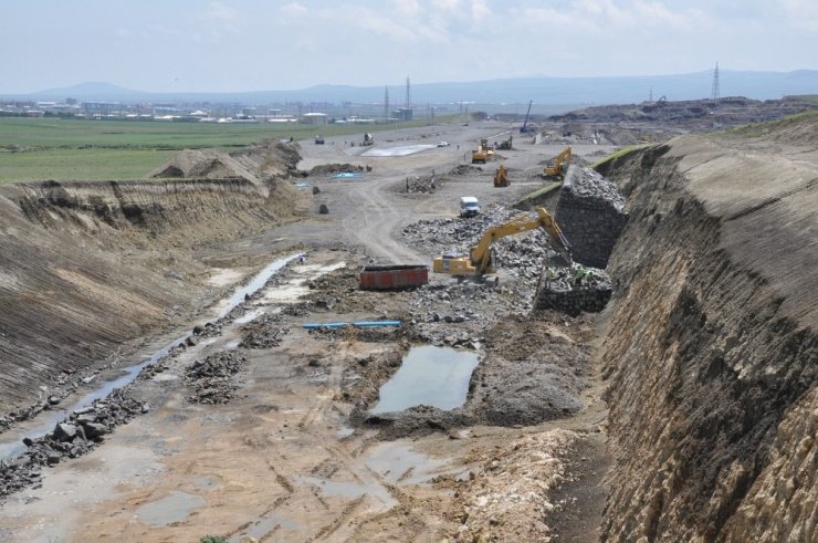 ‘Lojistik Merkezi’nde Çalışmalar Devam Ediyor