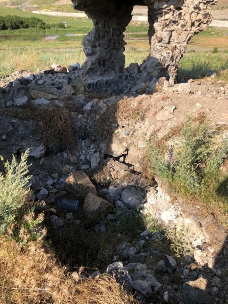 'Tarihi Kilise' Tahrip Edildi