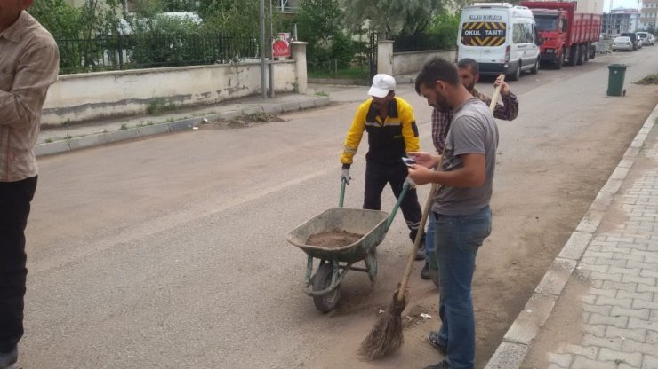 Kars'ta Sokak ve Caddeler Temizleniyor