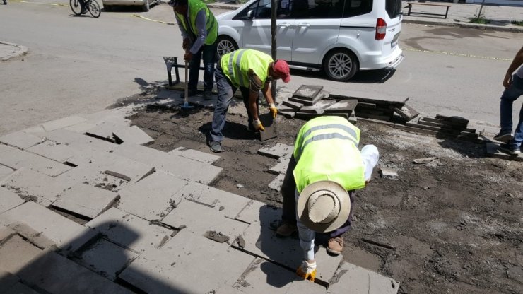 Kazımpaşa Caddesi’nin Kaldırımları Yenileniyor