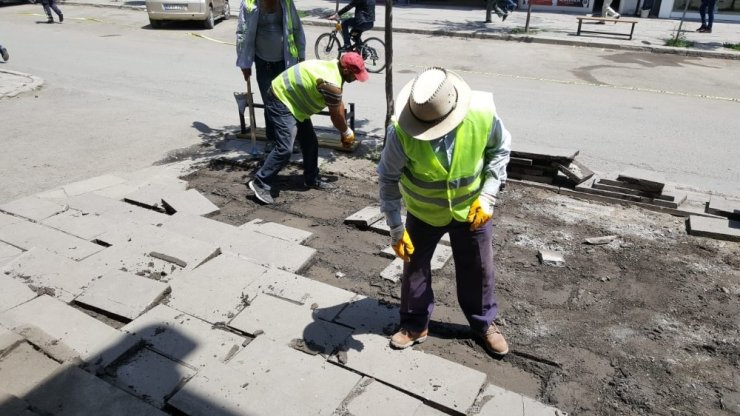 Kazımpaşa Caddesi’nin Kaldırımları Yenileniyor