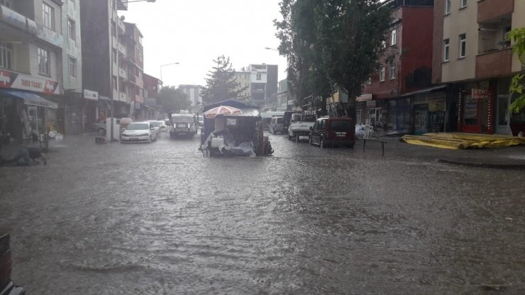 Kars’ta Sağanak Yağmur