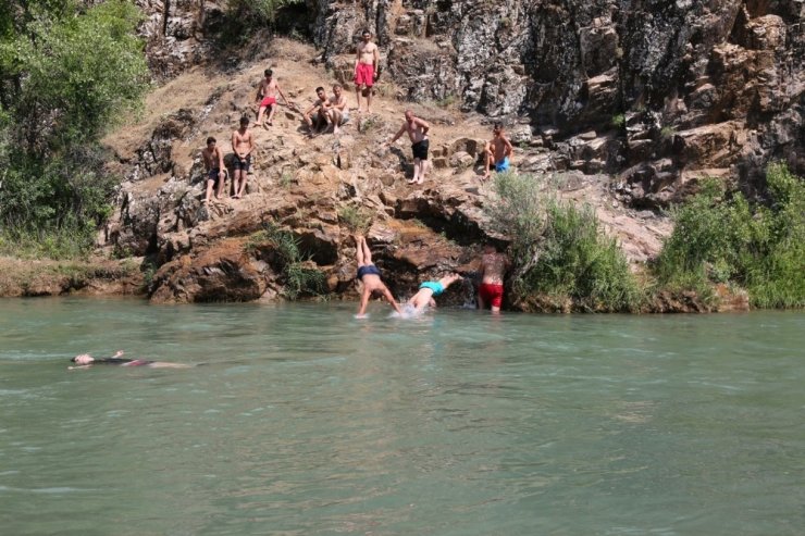 Tunceli’nin Plajları Sahilleri Aratmıyor