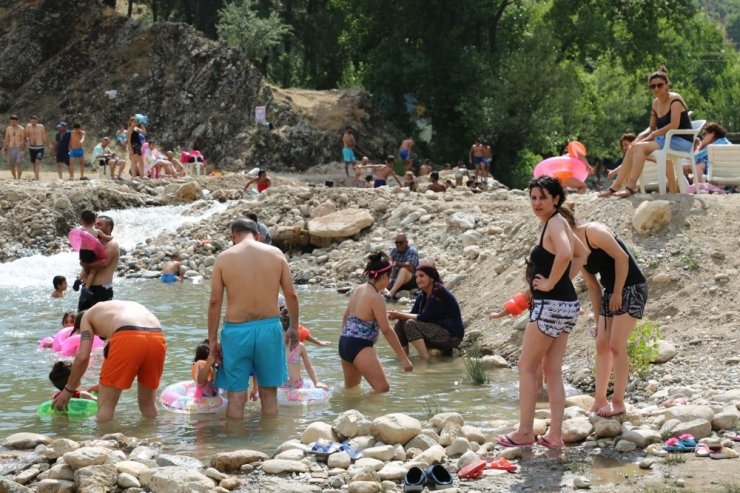 Tunceli’nin Plajları Sahilleri Aratmıyor