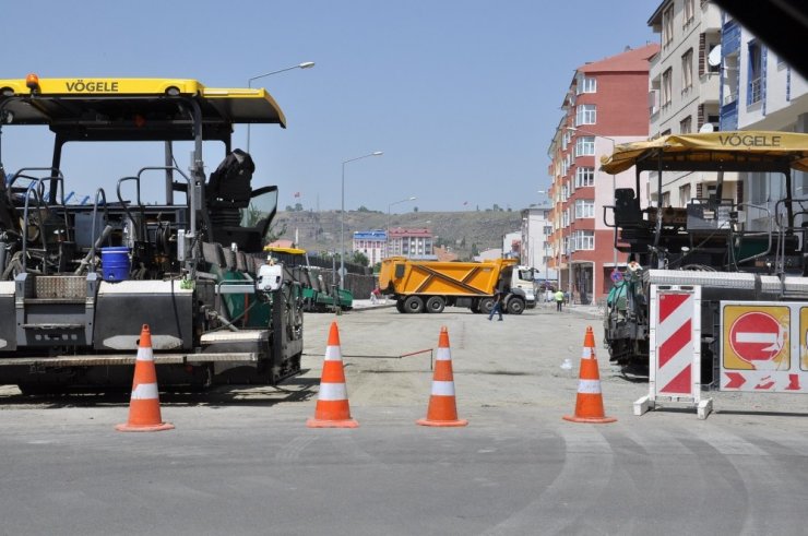 Karayolları Kars’ın Bağlantı Yollarını Yapıyor