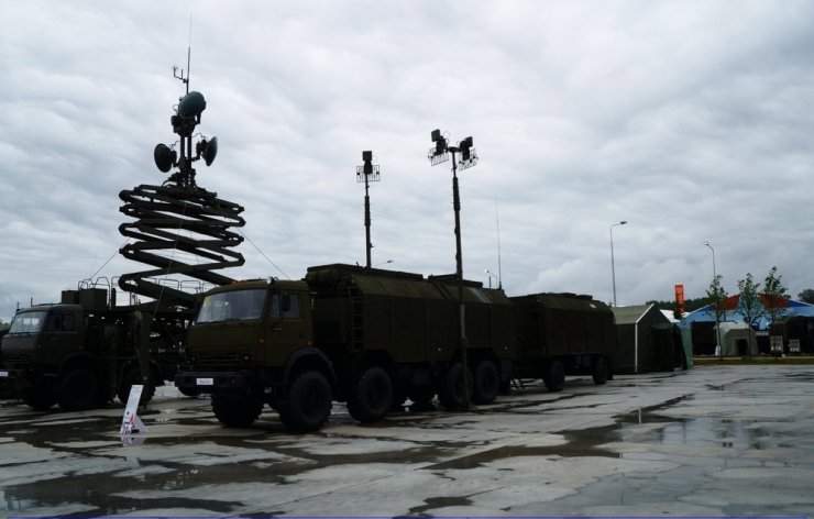 Rus Ordusu 'Uydu'dan Tatbikat Yapıyor