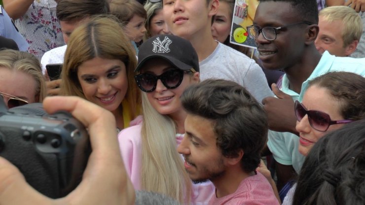 Paris Hilton KKTC’de