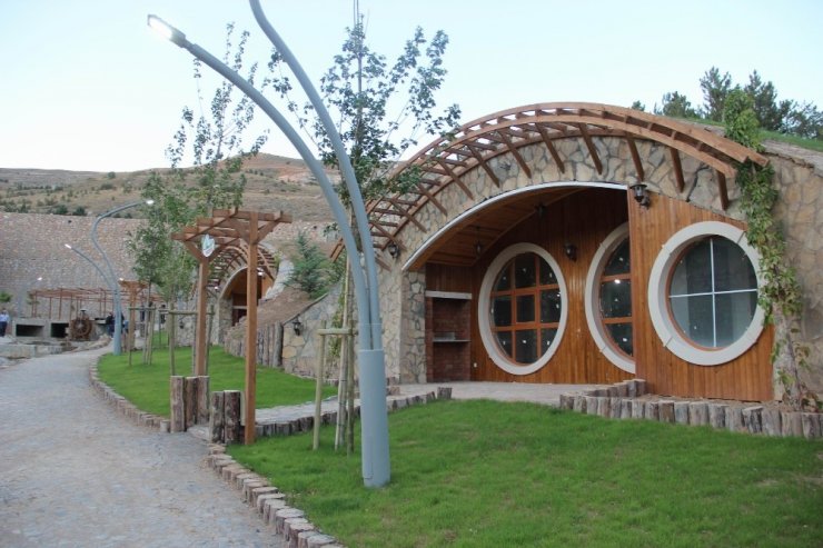 Sivas’ta ’Hobbit’ Tatil Köyü