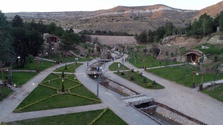 Sivas’ta ’Hobbit’ Tatil Köyü