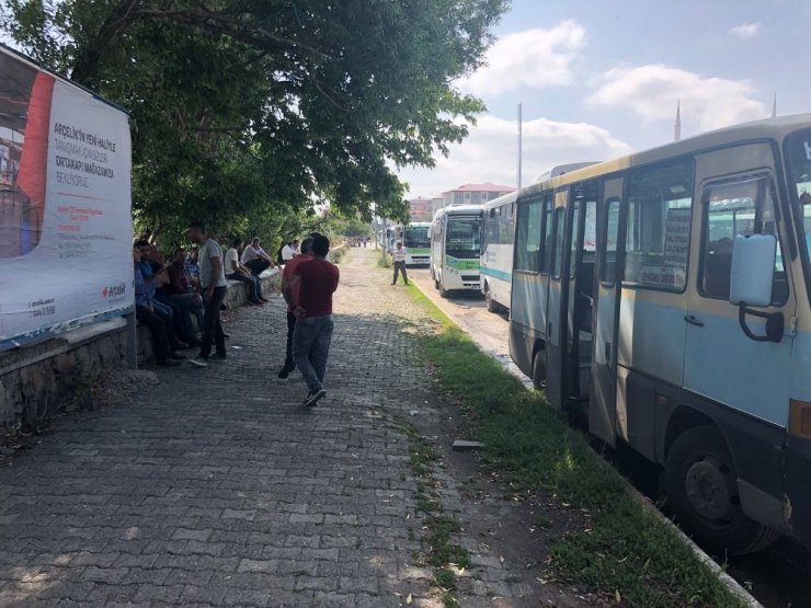 Kars’ta Dolmuşçular Kontak Kapattı