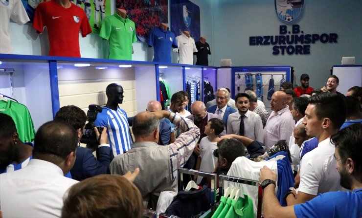 Erzurumspor'un Lisanslı Ürün Mağazası Açıldı