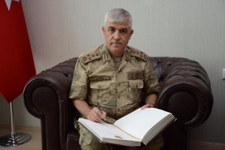 Orgeneral Arif Çetin, Sınırı Denetledi