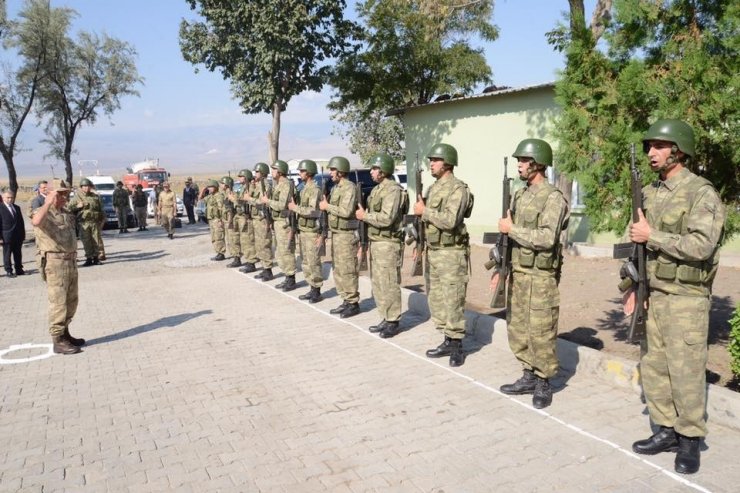 Orgeneral Arif Çetin, Sınırı Denetledi