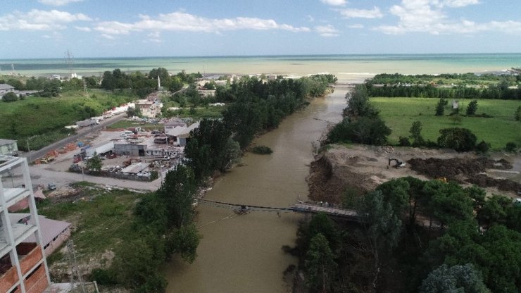 Karadeniz Çamura Bulandı