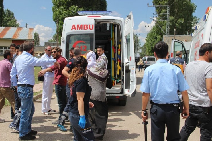 Erzurum’da Çocuk Kavgası Mahalleyi Savaş Alanına Çevirdi