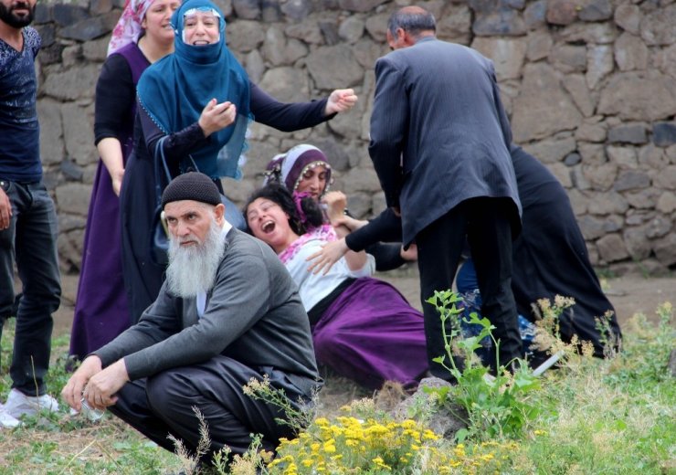 Erzurum’da Çocuk Kavgası Mahalleyi Savaş Alanına Çevirdi
