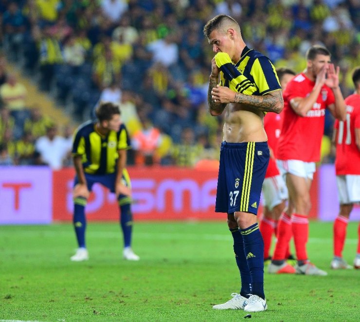 Fenerbahçe Şampiyonlar Ligi’ne Veda Etti