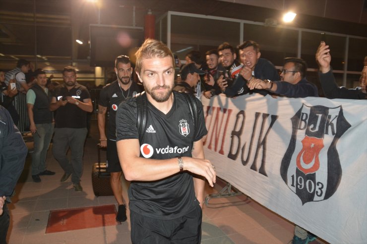 Beşiktaş'a Erzurum'da Çiçekli Karşılama