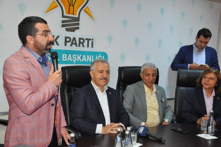 AK Parti’de Bayramlaşma Töreni