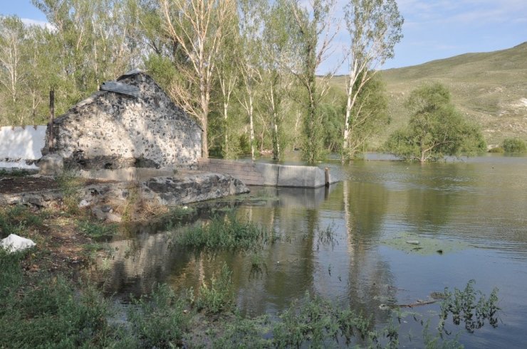 Kars Baraj Gölü'nde Su Seviyesi Yükseliyor