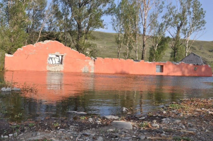 Kars Baraj Gölü'nde Su Seviyesi Yükseliyor