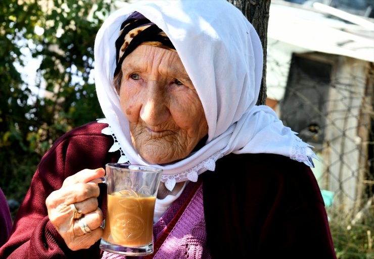 'Azime Nine' Torunlarının Torunlarını Gördü