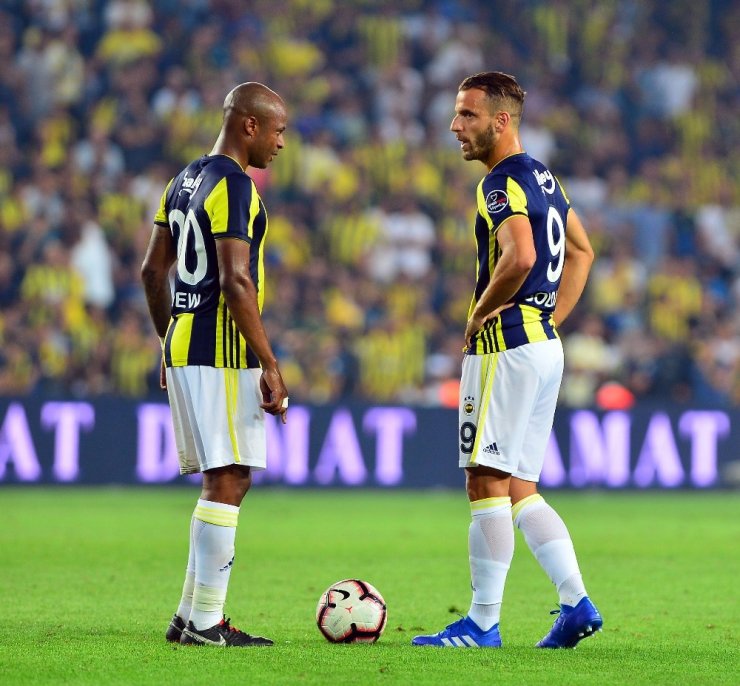 Fenerbahçe Evinde Yıkıldı