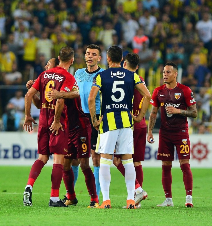 Fenerbahçe Evinde Yıkıldı