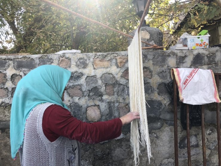Kars’ta Erişte Kesimi Başladı
