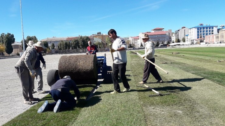 Yeni 'Şehir Stadı'nın Çimleri Seriliyor