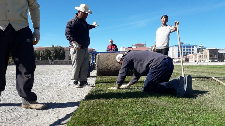 Yeni 'Şehir Stadı'nın Çimleri Seriliyor