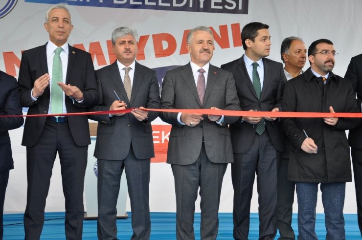 Selim'e Kent Meydanı Yapıldı