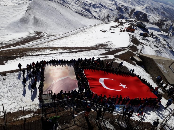 Cumhuriyet'in 95. Yılı Kutlanıyor