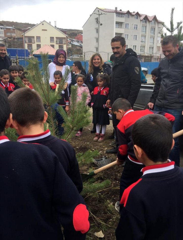 'Fidanlar Fidanlarla Büyüyor' Projesi