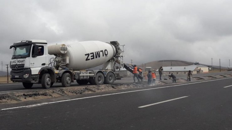 'Kars-Digor, Iğdır Yolu'nda Çalışmalar Devam Ediyor